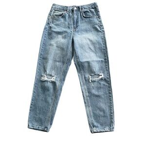 Wild Fable Blue Boyfriend Jeans Relaxed Fit Zip/Bottom 5 pockets.